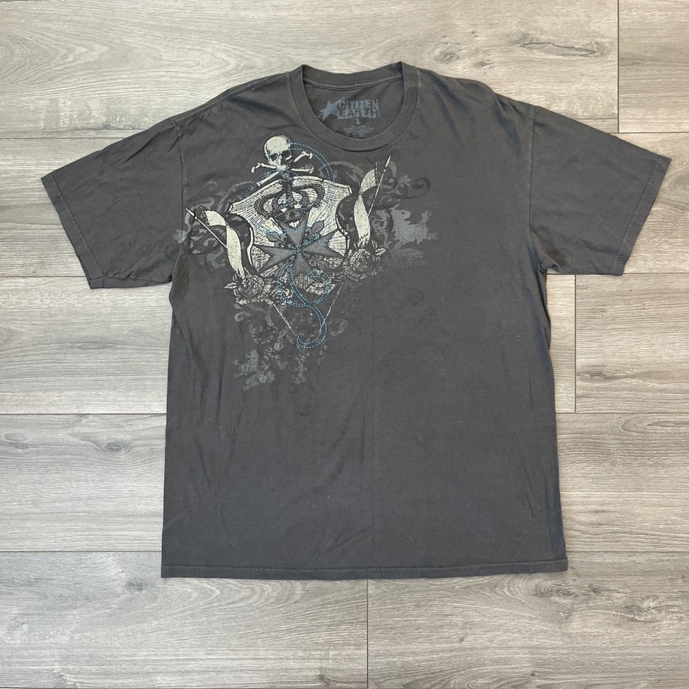 Citizen Earth Y2K Mens L T Shirt Gray Skull & Crossed Bones Short sleeve